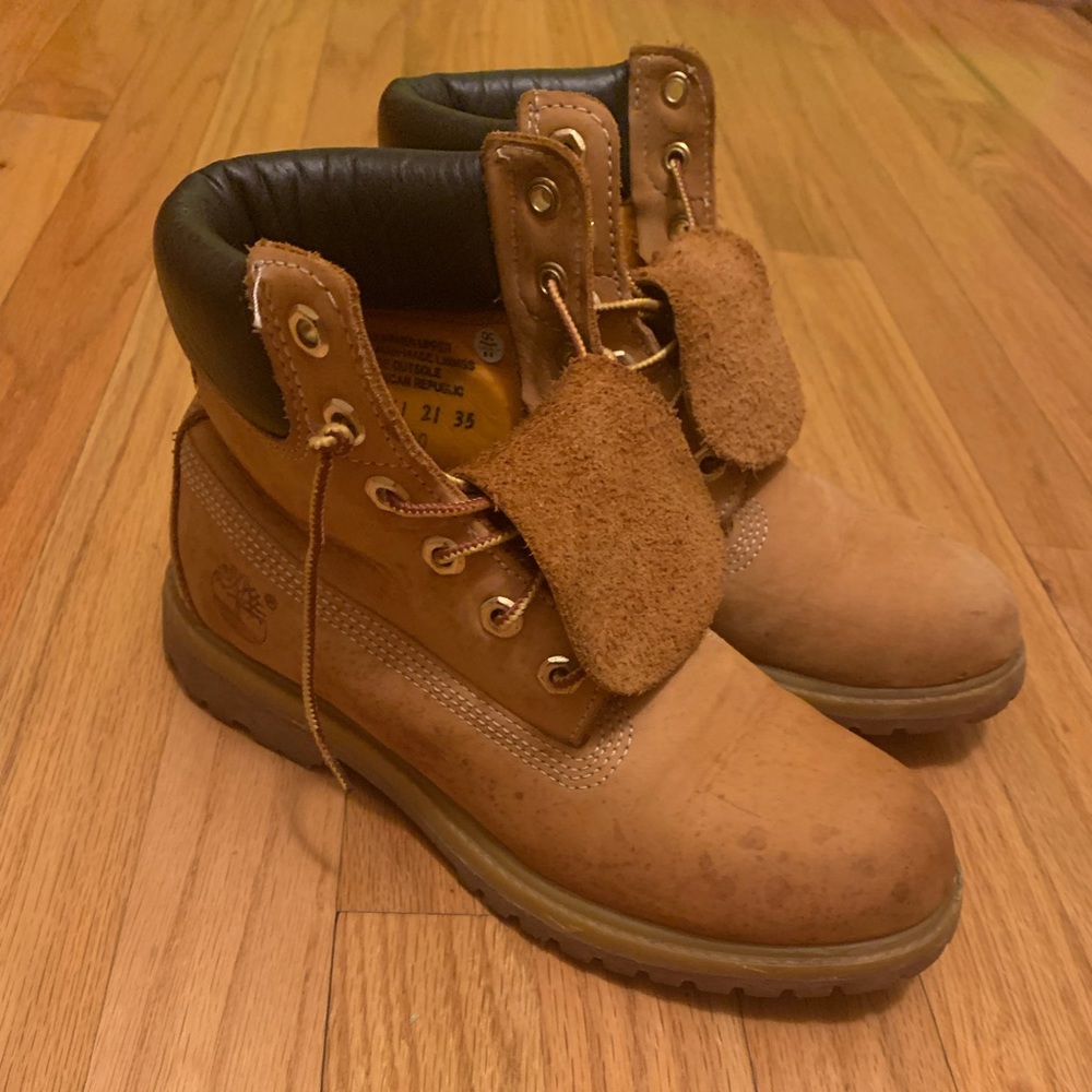 Timberlands Men’s classic 6-inch premium water proof boot